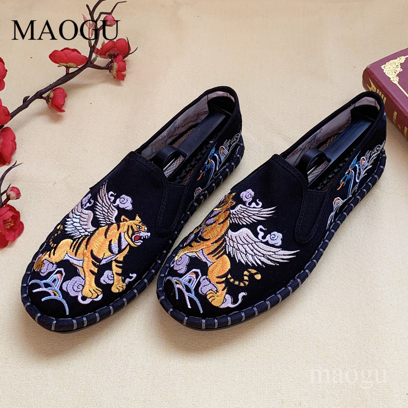 Unisex Chinese Style Embroider - Men Shoes Loafers ulasan dan harga